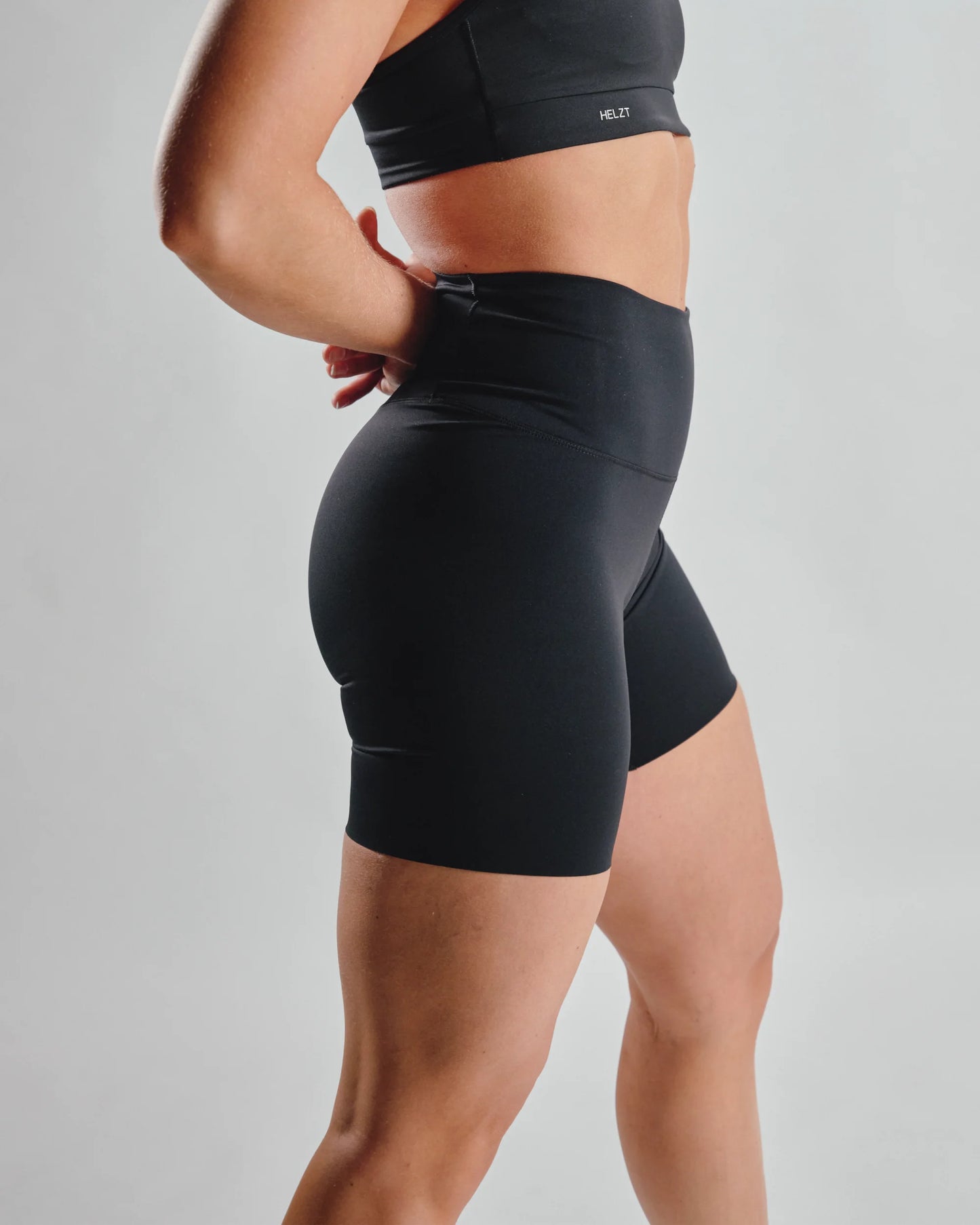 W. FUNKSJONELL SHORTS