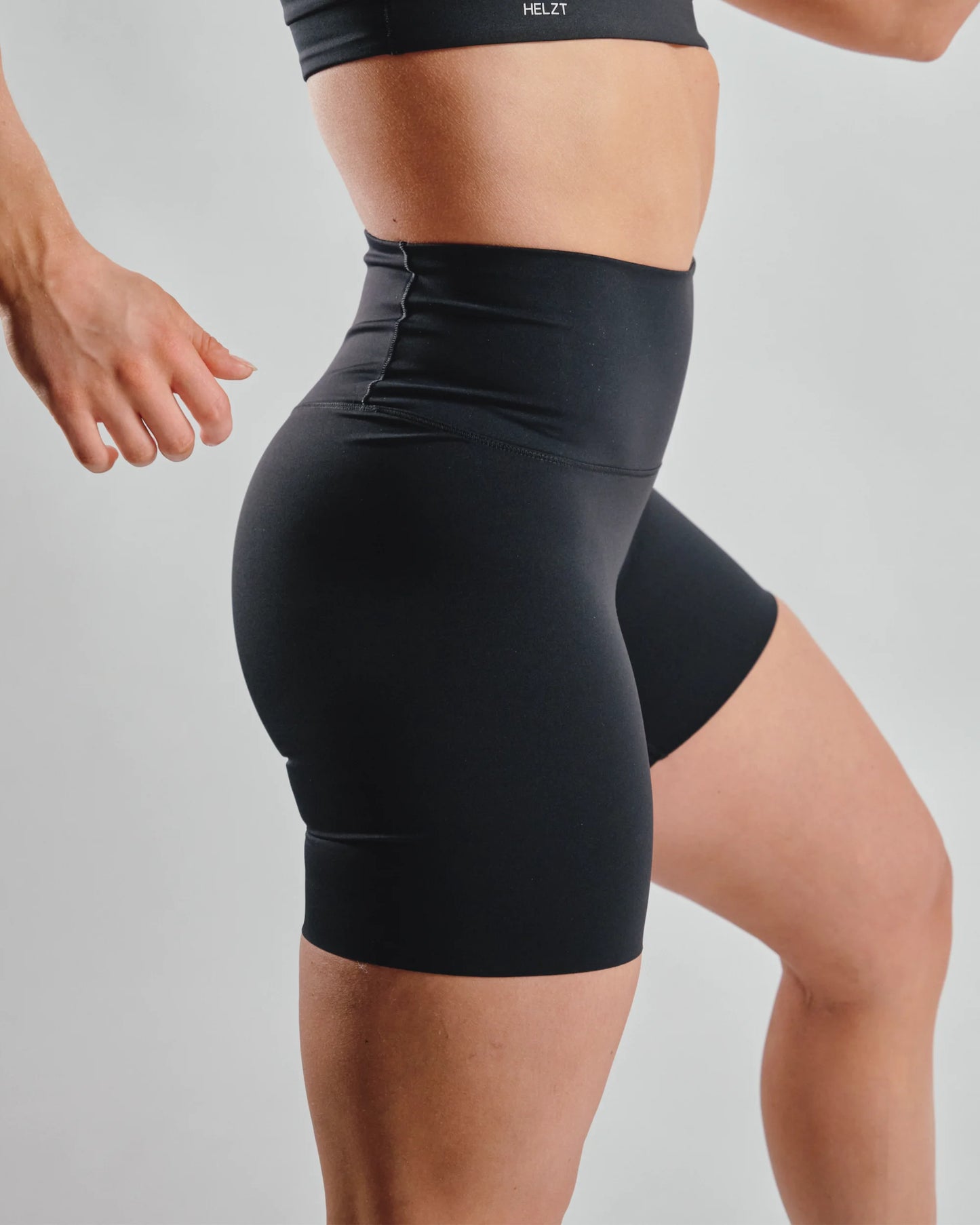 W. FUNKSJONELL SHORTS