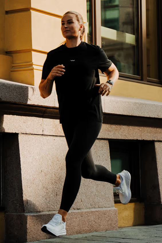 HELZT COLLECTIVE TEE