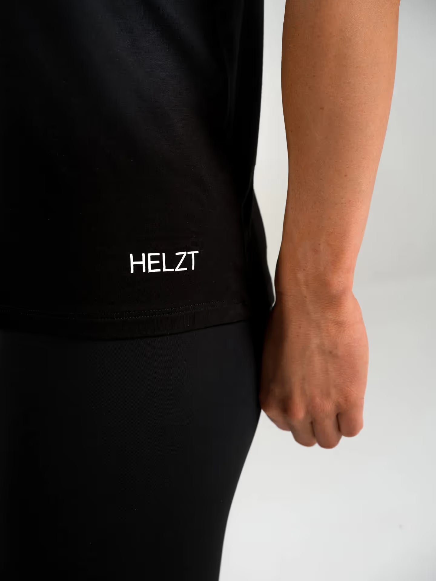 W. BAMBOO LONG TOP - BLACK