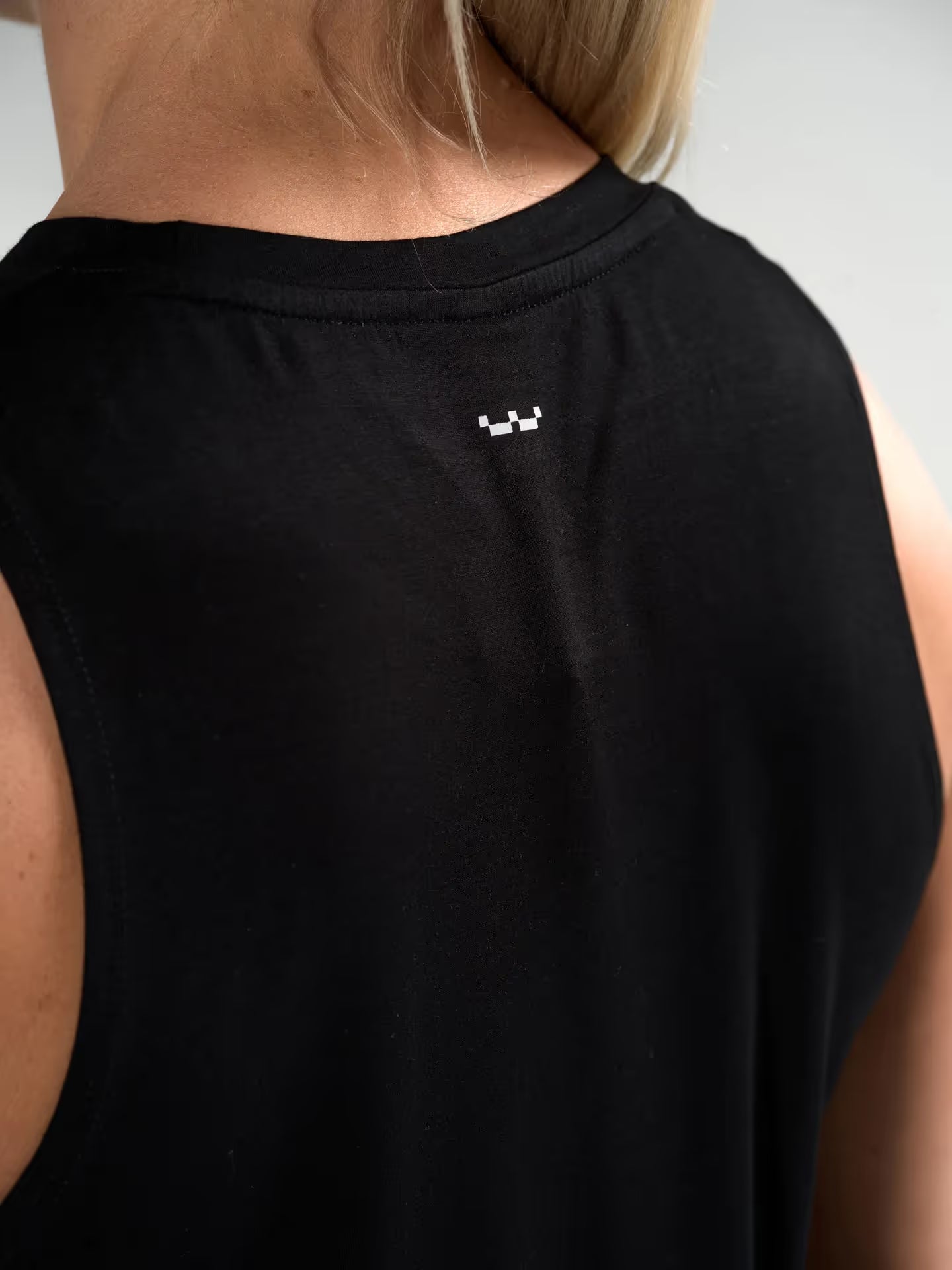 W. BAMBOO LONG TOP - BLACK